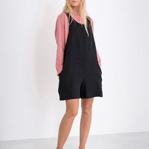 Love and Confuse River black linen romper